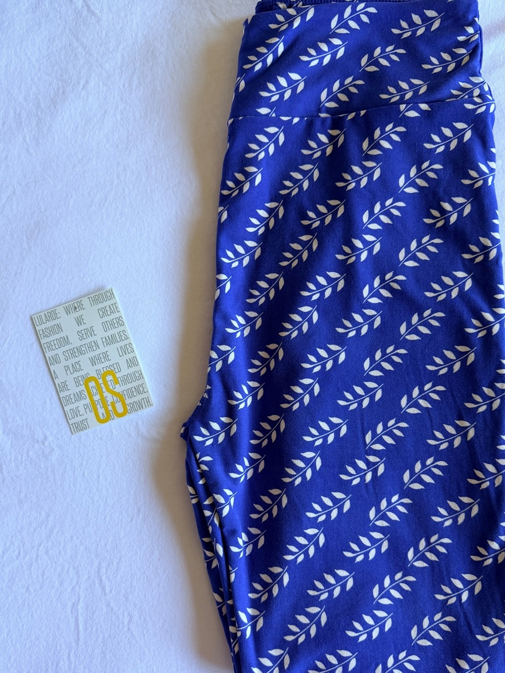 LuLaRoe Blue Leggings with White Leaf Print
